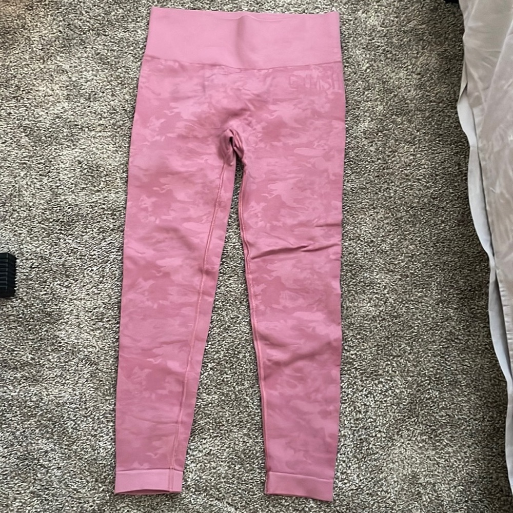 Gymshark Pink Camo Seamless Leggings size Medium